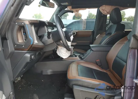 2021 Ford Bronco Base z USA, uszkodzony, nr VIN 1FMDE5DH0MLB00504